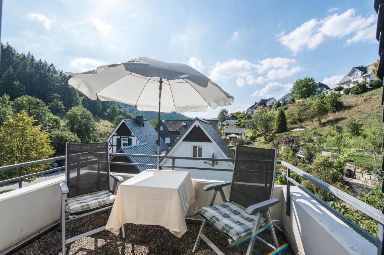 Hotel Hanses-Braeutigam Schmallenberg Extérieur photo